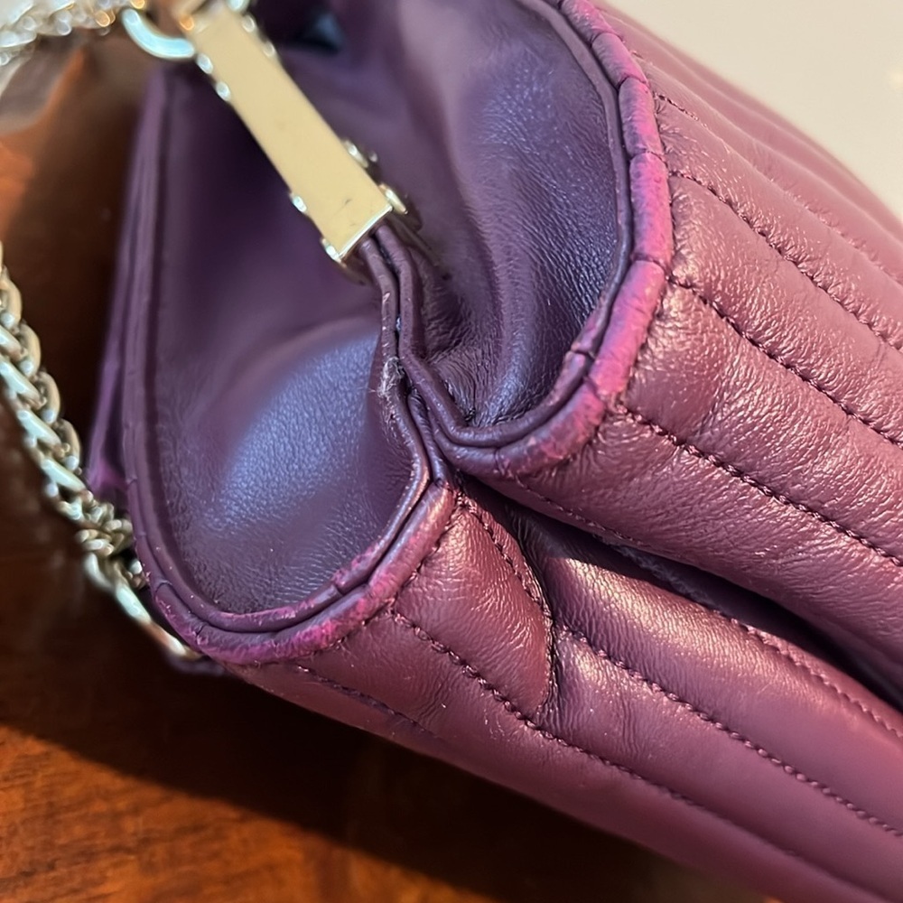 Vince Camuto   Quilted Shoulder/Crossbody bag  purple leather goldtone hardware - Picture 11 of 17